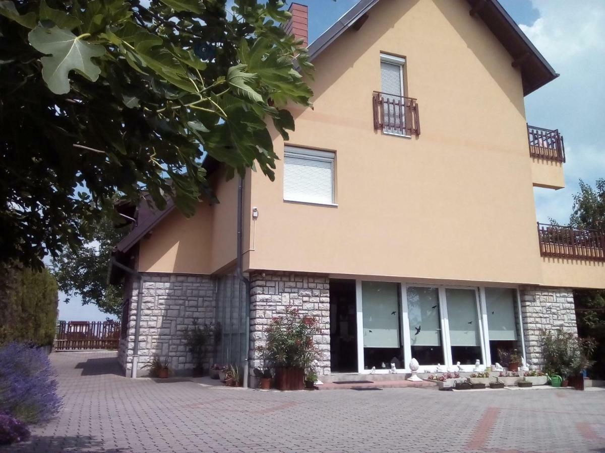 Kata Vendeghaz Hotel Balatonfured Ngoại thất bức ảnh
